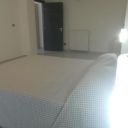 Home Mazzei Piazza Bilotti Cosenza Habitación foto