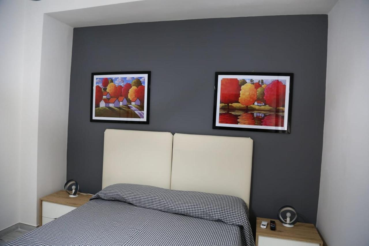 Home Mazzei Piazza Bilotti Cosenza Habitación foto