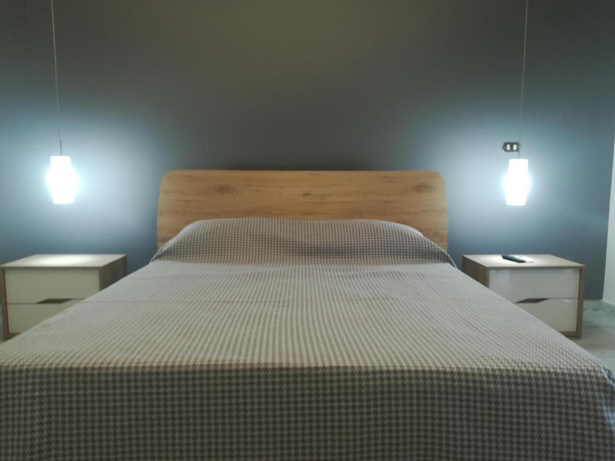 Home Mazzei Piazza Bilotti Cosenza Habitación foto