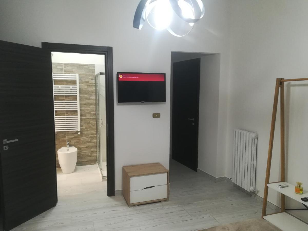 Home Mazzei Piazza Bilotti Cosenza Habitación foto