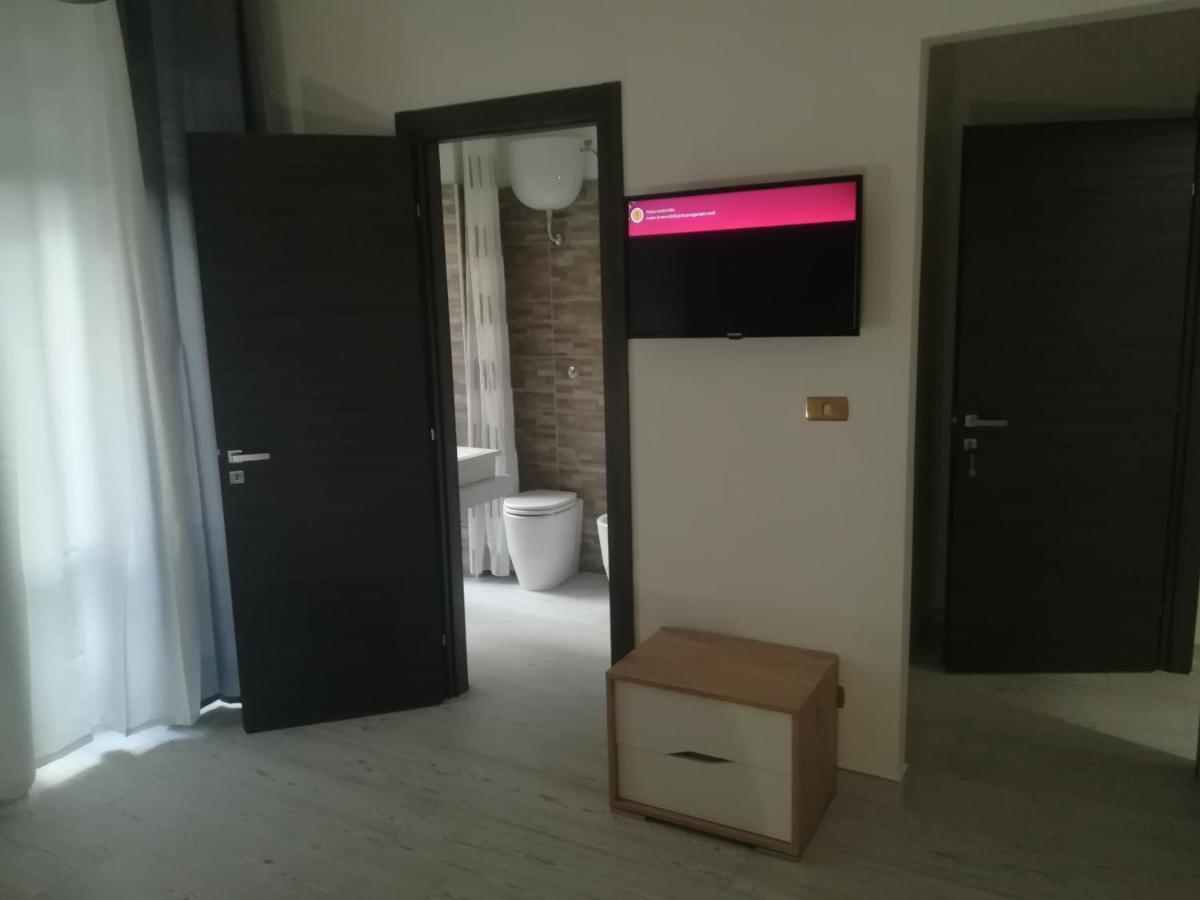 Home Mazzei Piazza Bilotti Cosenza Habitación foto