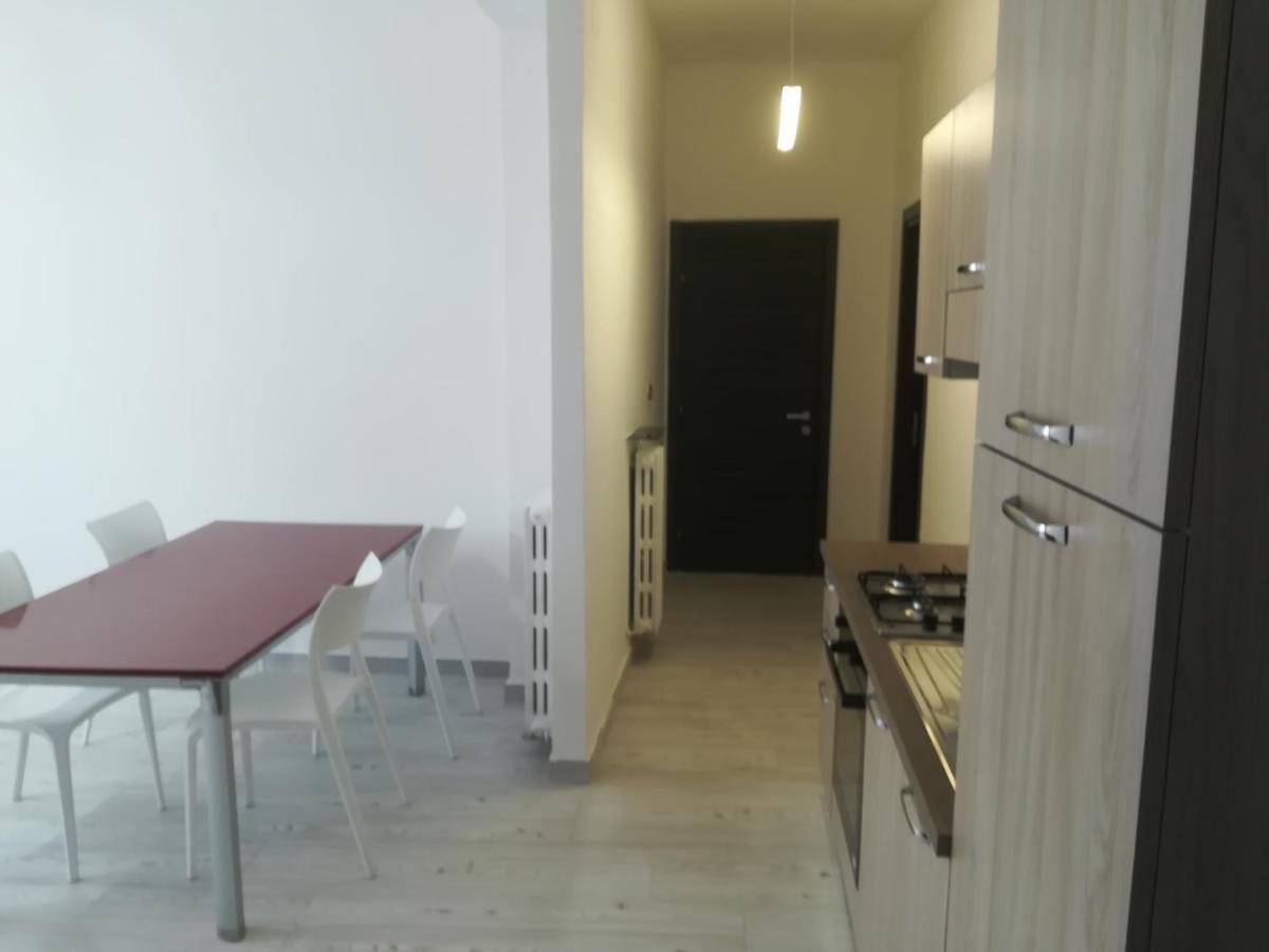 Home Mazzei Piazza Bilotti Cosenza Habitación foto
