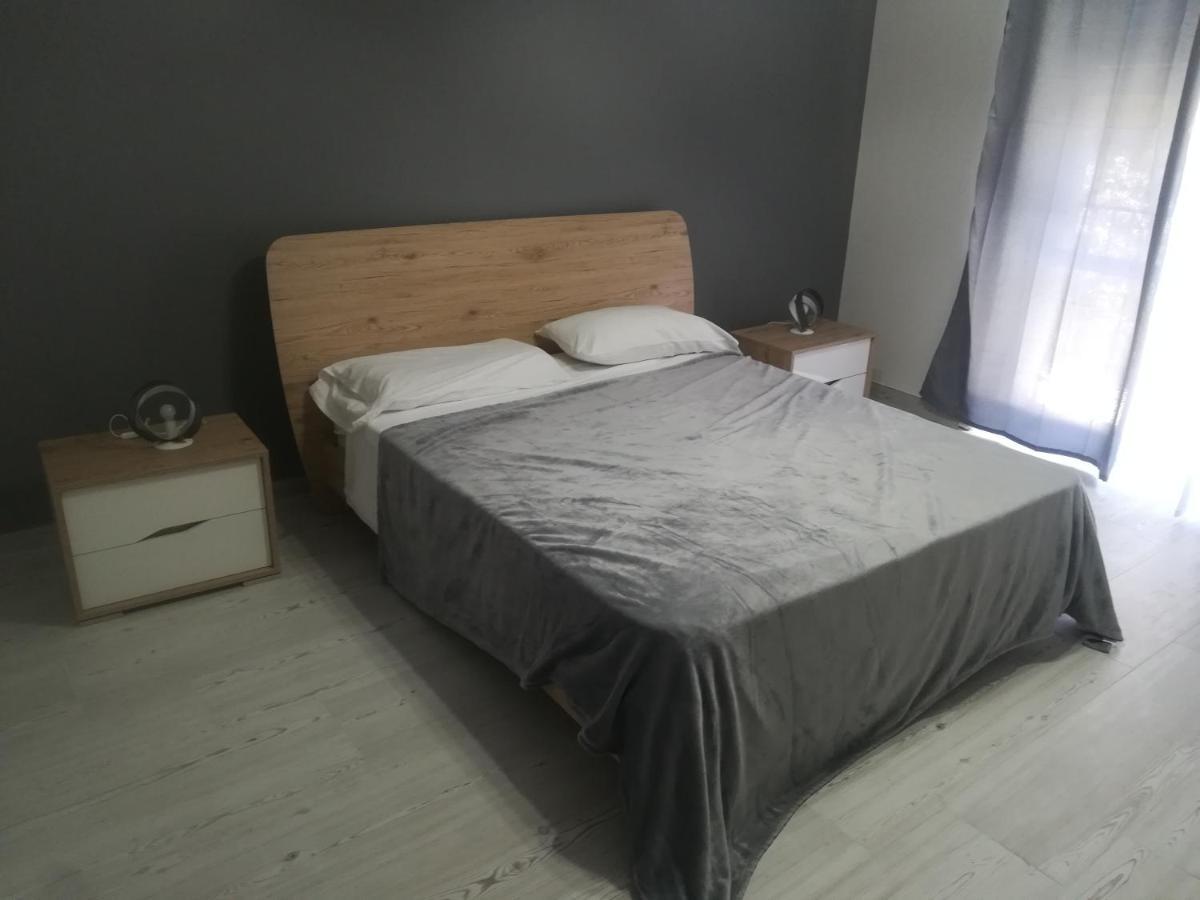 Home Mazzei Piazza Bilotti Cosenza Habitación foto