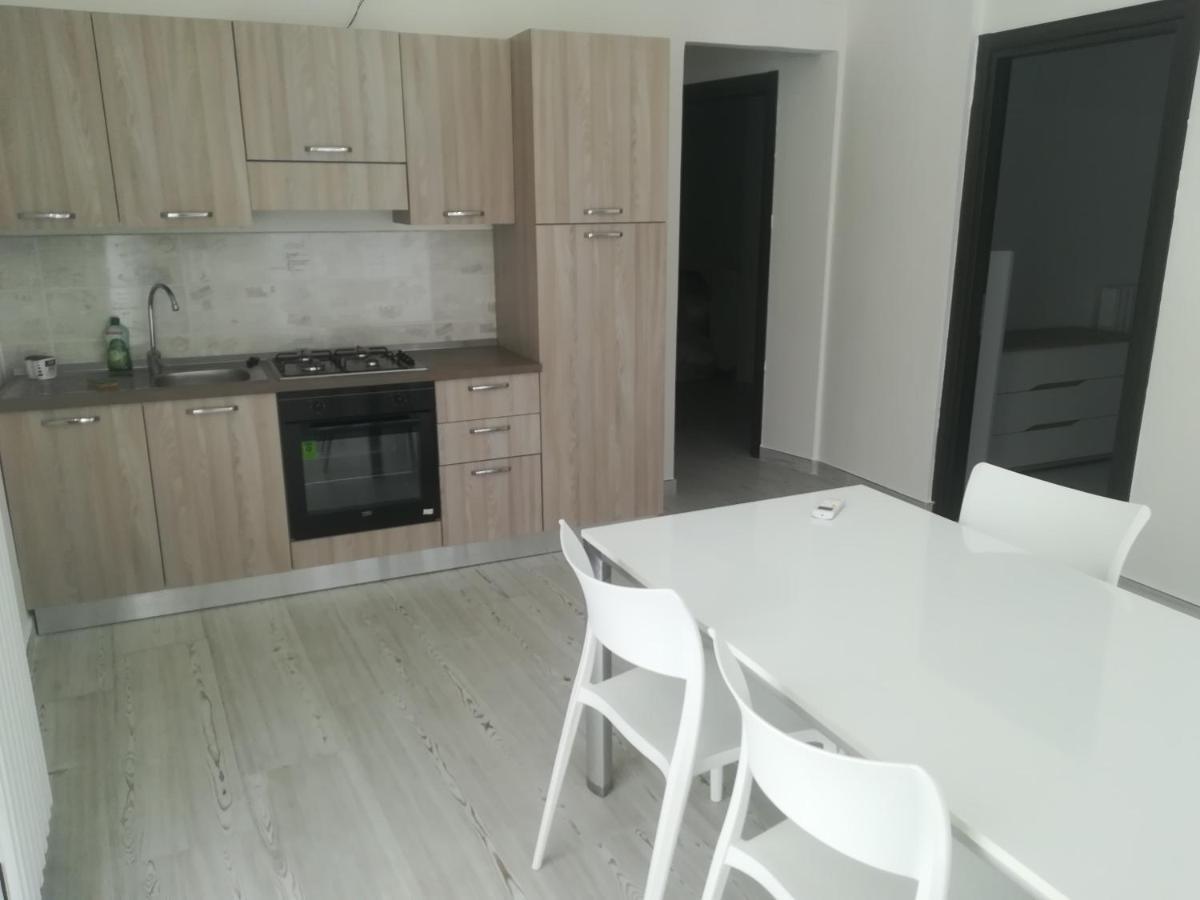 Home Mazzei Piazza Bilotti Cosenza Habitación foto