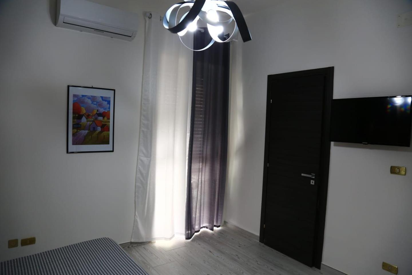 Home Mazzei Piazza Bilotti Cosenza Habitación foto