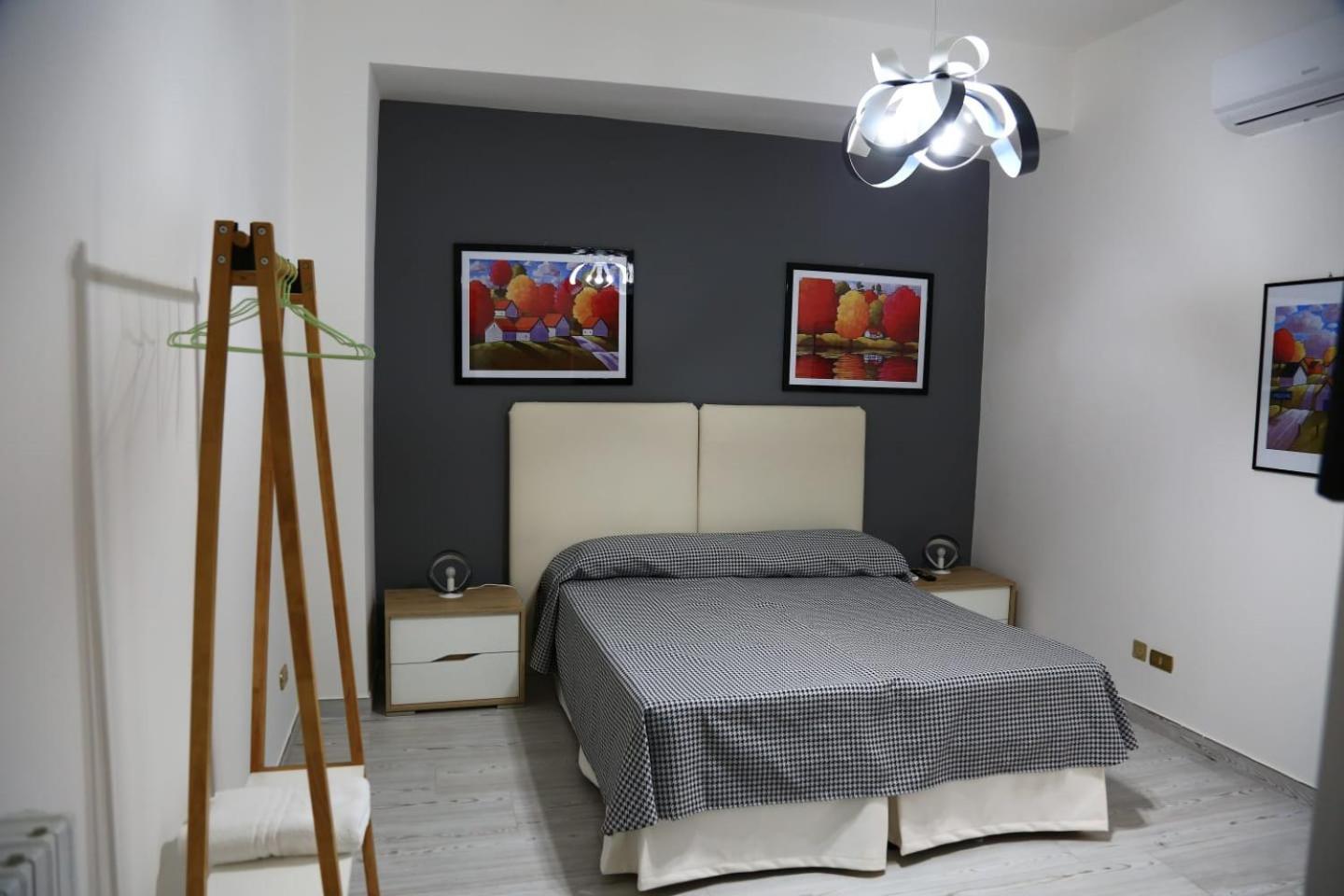 Home Mazzei Piazza Bilotti Cosenza Habitación foto