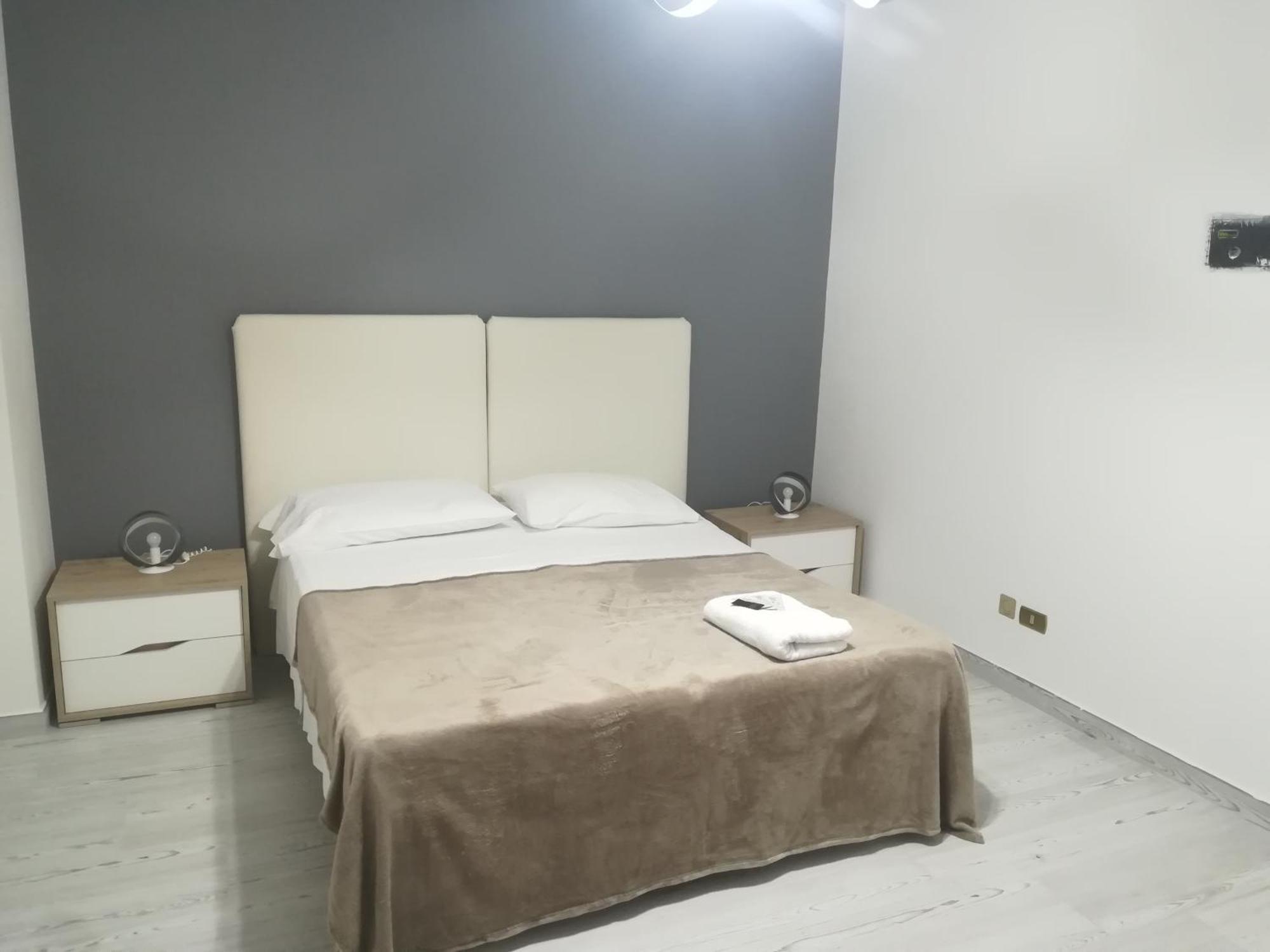 Home Mazzei Piazza Bilotti Cosenza Habitación foto